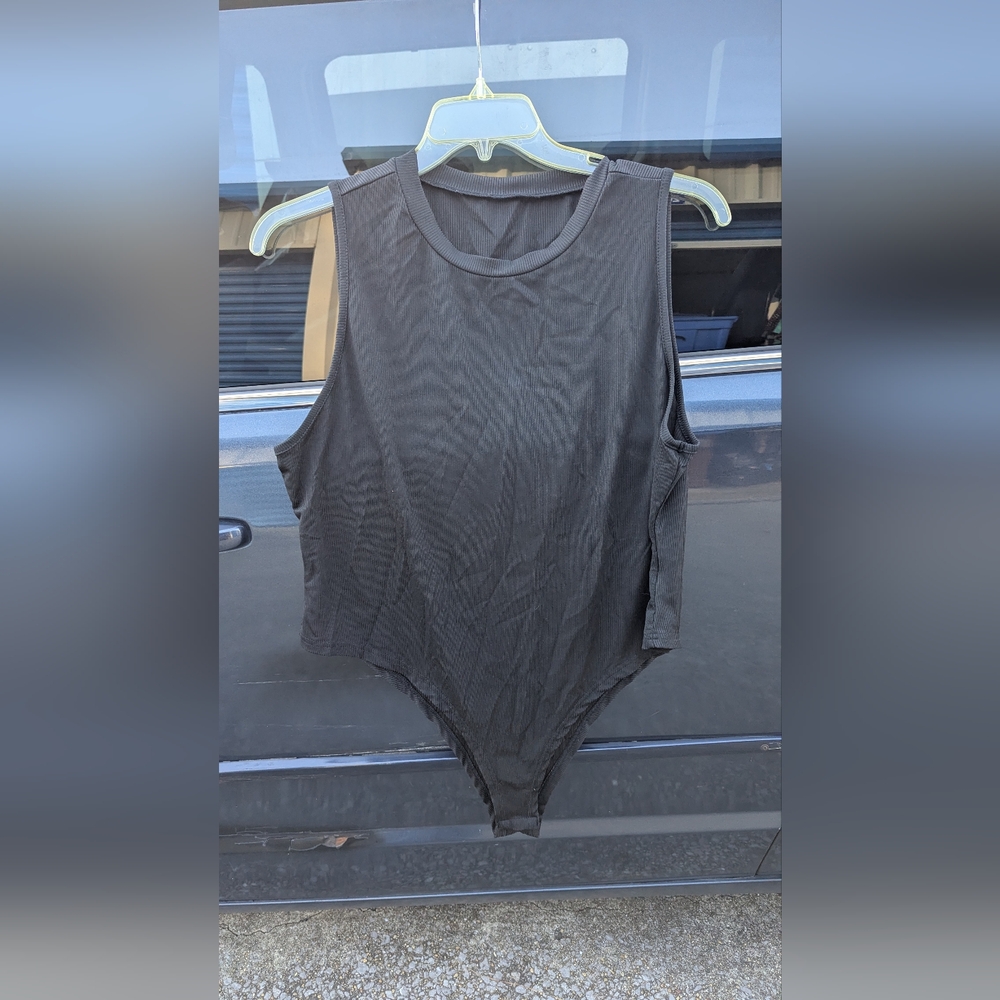 Black Sleeveless Women's Top